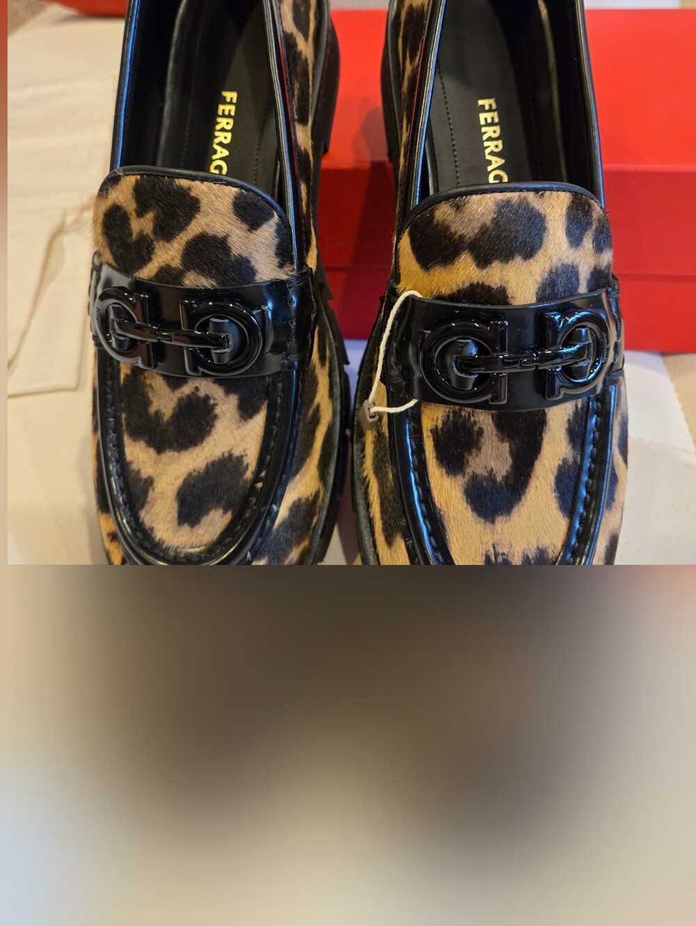 Ferragamo Women's Ofelia Leopard Real Haircalf Loafer Gancini Size 9 and 9.5 NWB - Picture 14 of 16